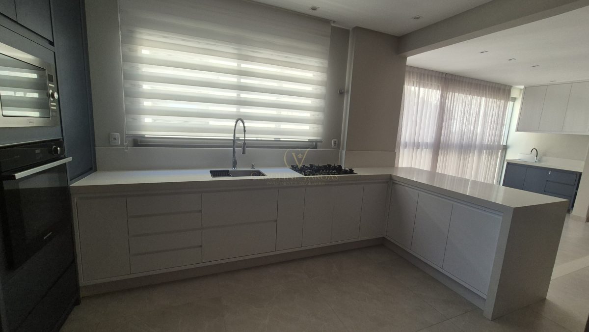 Apartamento para Locação Anual no bairro MEIA PRAIA  em Itapema