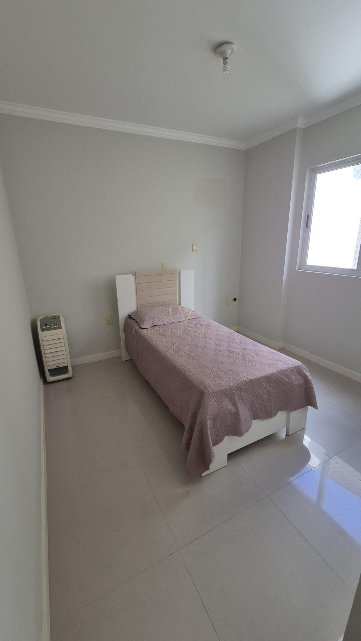 Apartamento 4 quartos para Locação Anual no bairro Meia Praia em Itapema