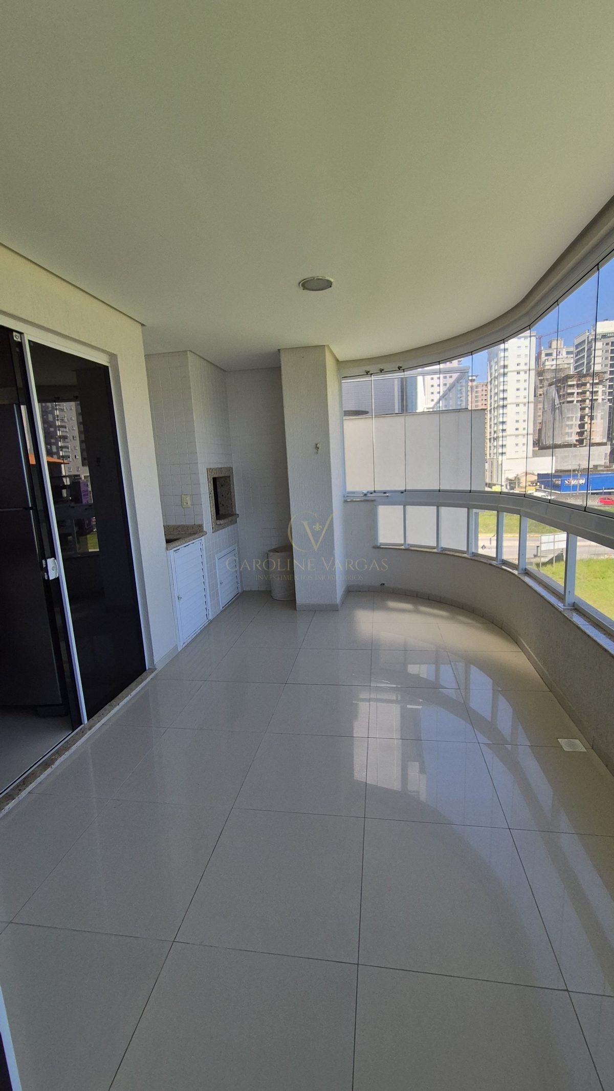 Apartamento 4 quartos para Locação Anual no bairro Meia Praia em Itapema